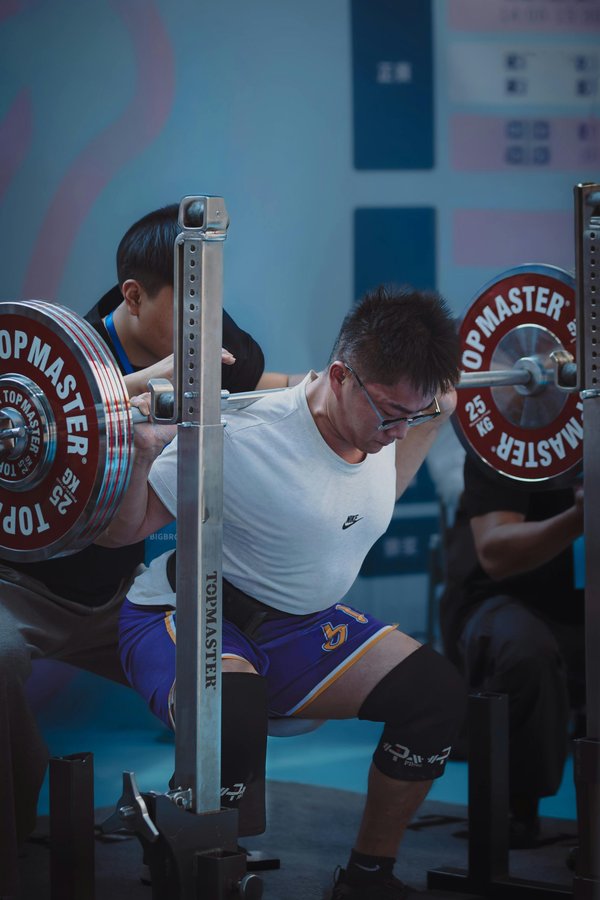 Whey contre créatine : le duel des suppléments pour sportifs